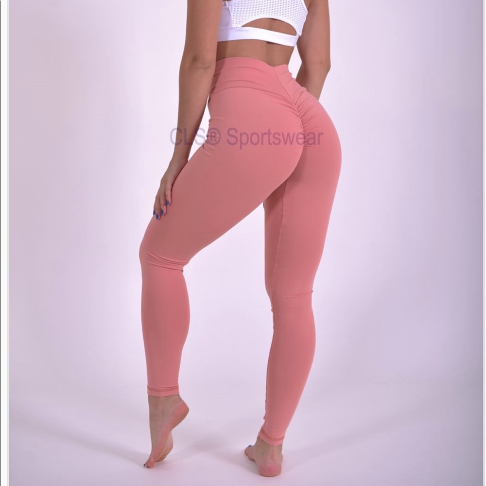 CLS booty scrunch leggings